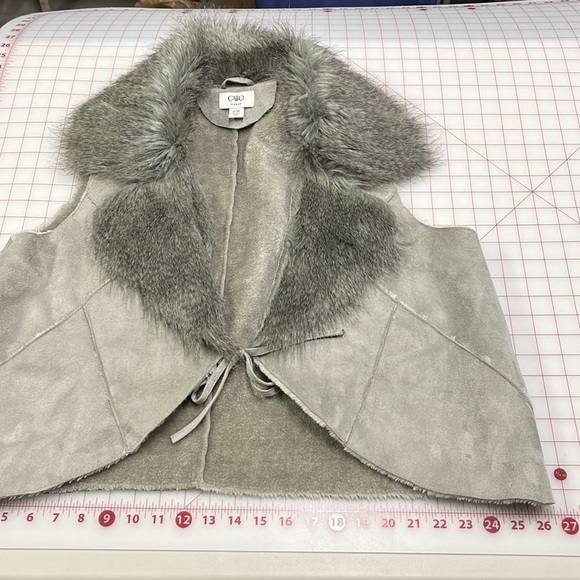 CATO WOMAN Boho Faux Shearling Faux Fur Collar Boho Western Grey Vest SZ 26/28W - Picture 5 of 12